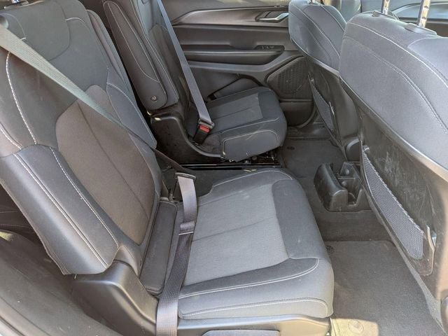 2023 Jeep Grand Cherokee L Laredo 4x4