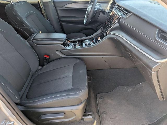 2023 Jeep Grand Cherokee L Laredo 4x4