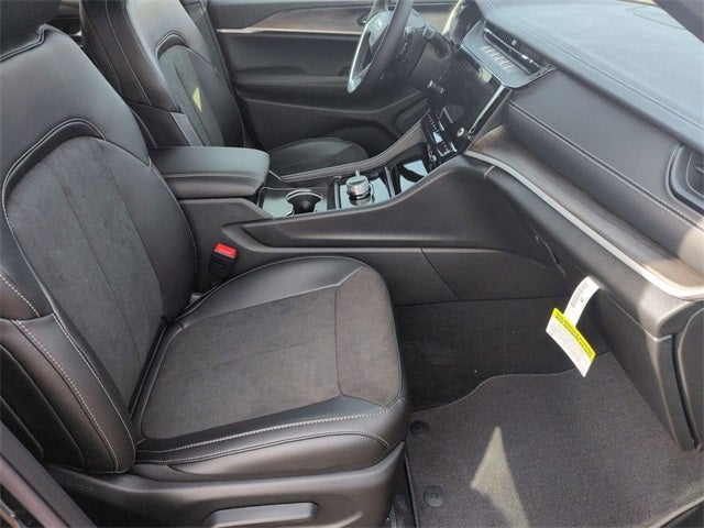 2026 Jeep Grand Cherokee L GRAND CHEROKEE L LAREDO ALTITUDE 4X4