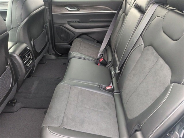 2026 Jeep Grand Cherokee L GRAND CHEROKEE L LAREDO ALTITUDE 4X4