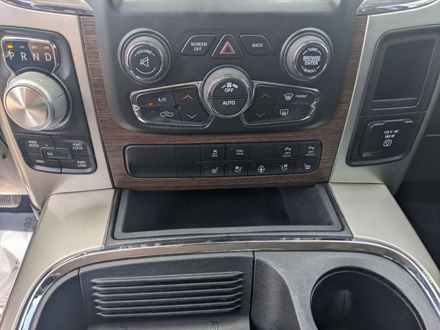 2017 RAM 1500 Laramie Crew Cab 4x4 5'7' Box