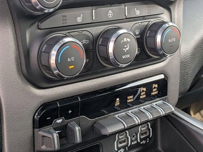 2020 RAM 1500 Big Horn Crew Cab 4x4 5'7' Box