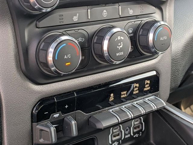 2020 RAM 1500 Big Horn Crew Cab 4x4 5'7' Box