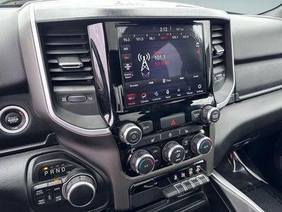 2020 RAM 1500 Big Horn Crew Cab 4x4 5'7' Box