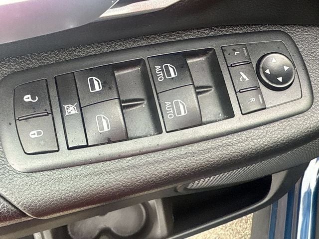 2020 RAM 1500 Big Horn Crew Cab 4x4 5'7' Box