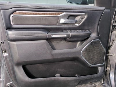 2020 RAM 1500 Laramie Crew Cab 4x4 5'7' Box