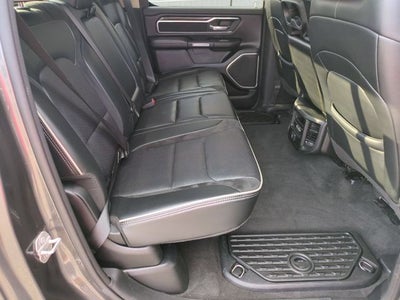 2020 RAM 1500 Laramie Crew Cab 4x4 5'7' Box