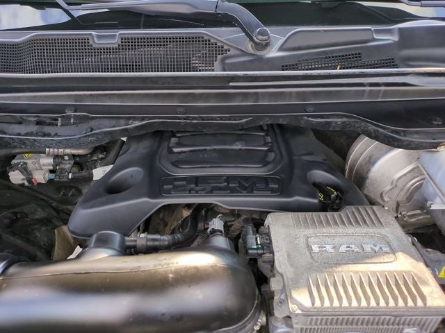 2020 RAM 1500 Laramie Crew Cab 4x4 5'7' Box