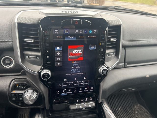 2023 RAM 1500 Laramie Crew Cab 4x4 5'7' Box