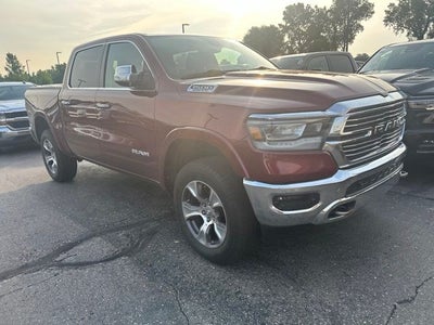 2020 RAM 1500 Laramie Crew Cab 4x4 5'7' Box