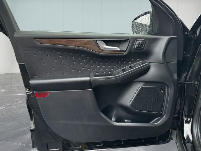 2020 Ford Escape Titanium Hybrid