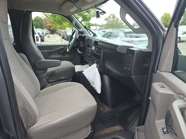 2017 Chevrolet Express 2500 LT