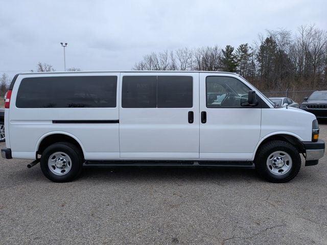 2023 Chevrolet Express 3500 LT Passenger