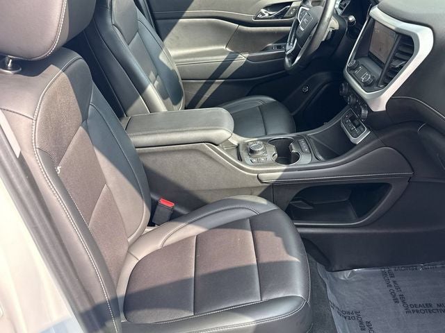 2022 GMC Acadia SLT