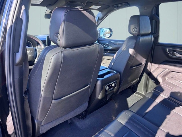 2023 Chevrolet Suburban 4WD RST