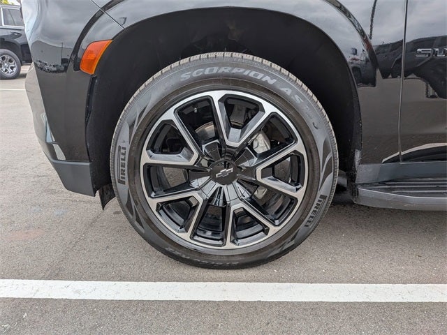 2023 Chevrolet Suburban 4WD RST