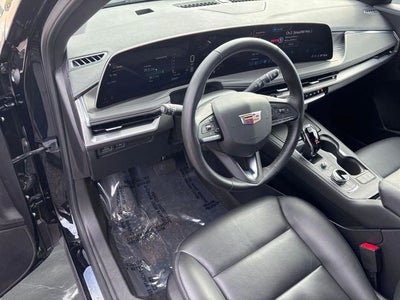 2025 Cadillac XT4 Premium Luxury