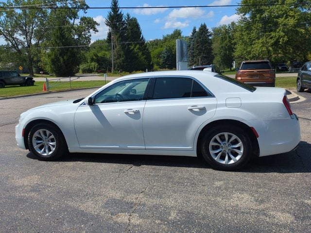 2021 Chrysler 300 Touring