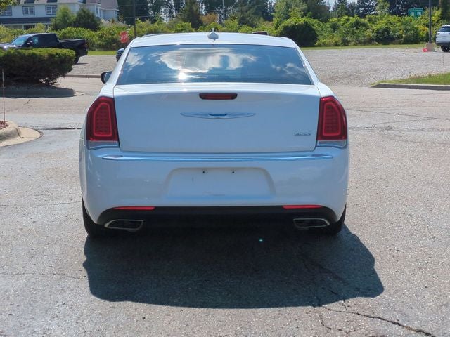2021 Chrysler 300 Touring