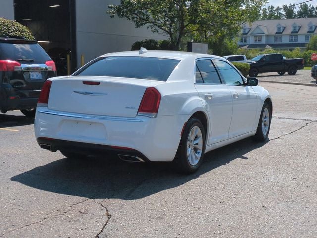 2021 Chrysler 300 Touring