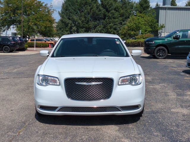 2021 Chrysler 300 Touring