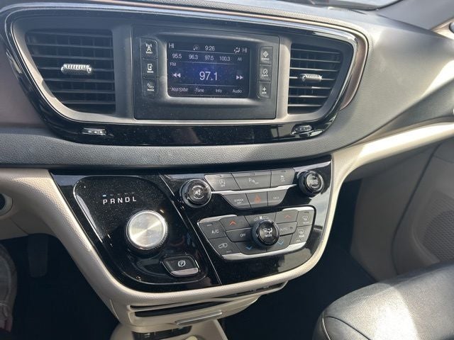 2017 Chrysler Pacifica Touring L