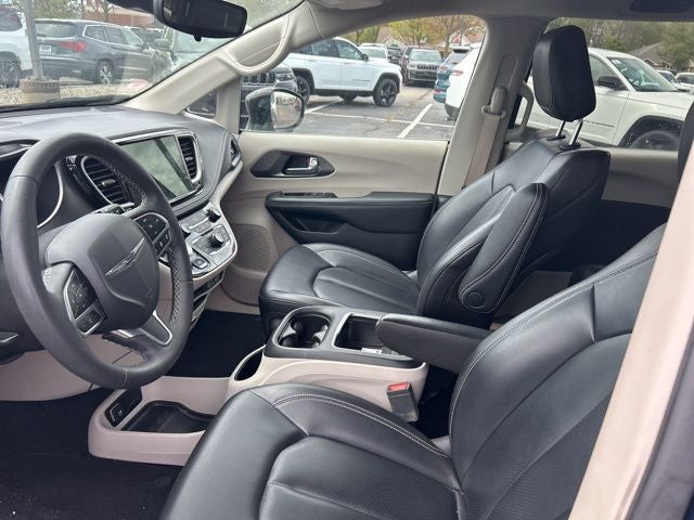 2024 Chrysler Pacifica Hybrid Select