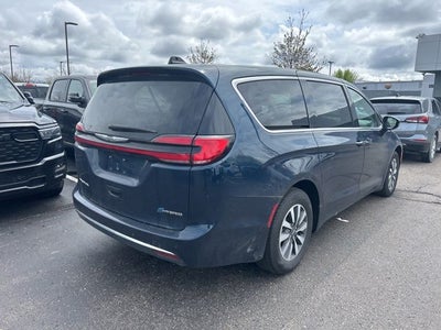 2024 Chrysler Pacifica Hybrid Select