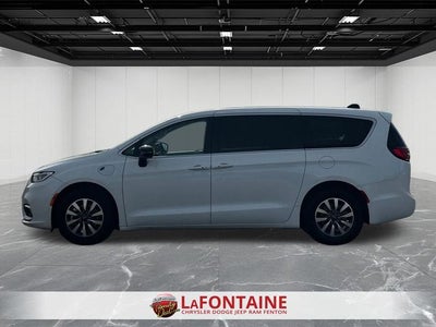 2024 Chrysler Pacifica Hybrid Select