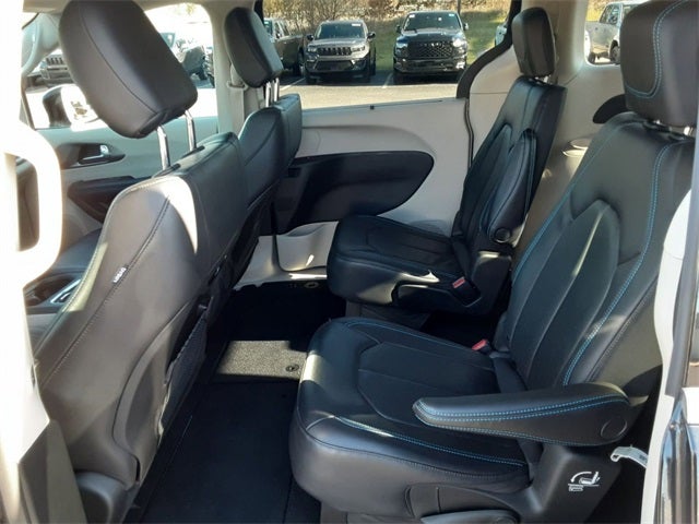 2021 Chrysler Pacifica Touring L AWD