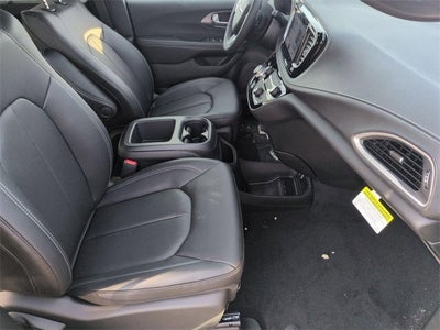 2026 Chrysler Pacifica PACIFICA SELECT AWD