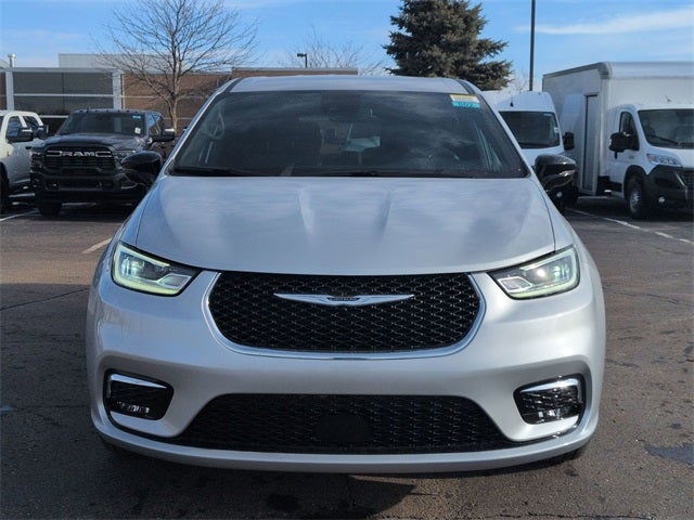 2026 Chrysler Pacifica PACIFICA SELECT AWD