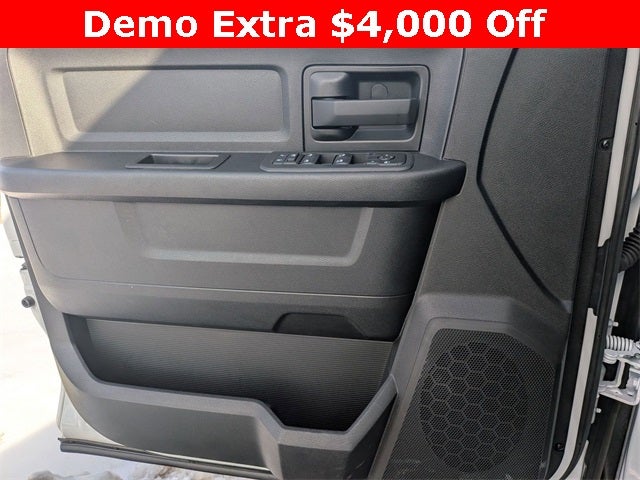 2026 RAM Ram 3500 RAM 3500 TRADESMAN CREW CAB 4X4 8' BOX