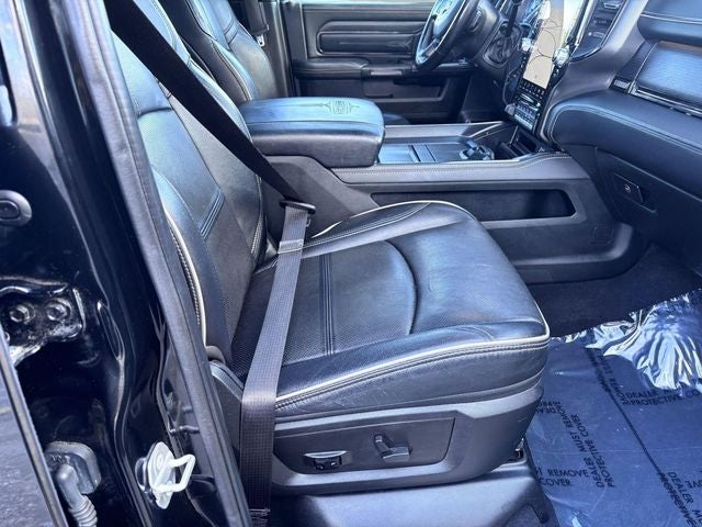 2022 RAM 3500 Limited Crew Cab 4x4 6'4' Box