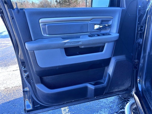 2018 RAM 1500 Big Horn Crew Cab 4x4 5'7' Box