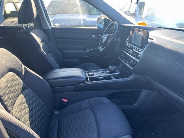 2022 Nissan Pathfinder SV 4WD