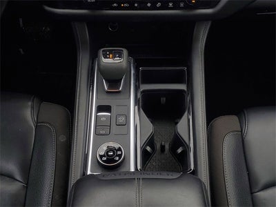 2023 Nissan Pathfinder SL 4WD