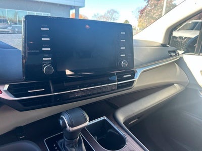 2022 Toyota Sienna XLE