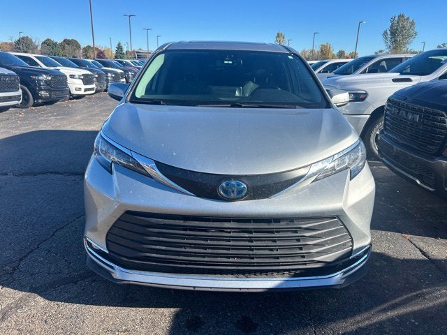 2022 Toyota Sienna XLE