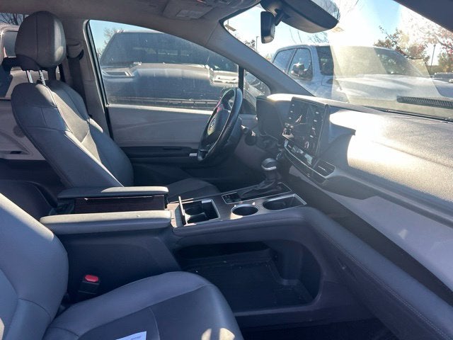 2022 Toyota Sienna XLE