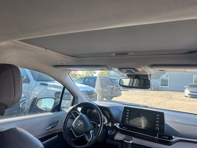 2022 Toyota Sienna XLE