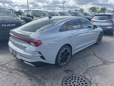 2022 Kia K5 GT-Line