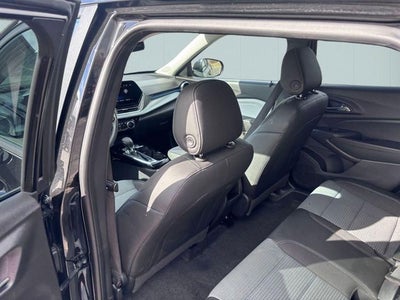 2025 Chevrolet Trax FWD LT