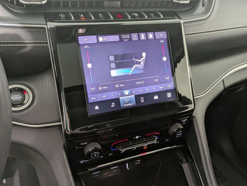 2023 Jeep Grand Cherokee Laredo 4x4