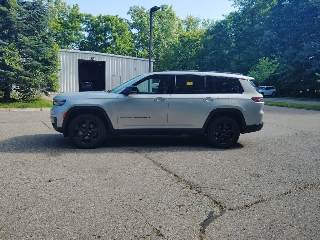 2023 Jeep Grand Cherokee L Altitude