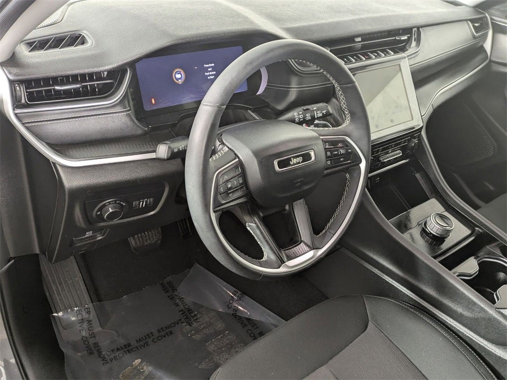 2023 Jeep Grand Cherokee L Laredo 4x4