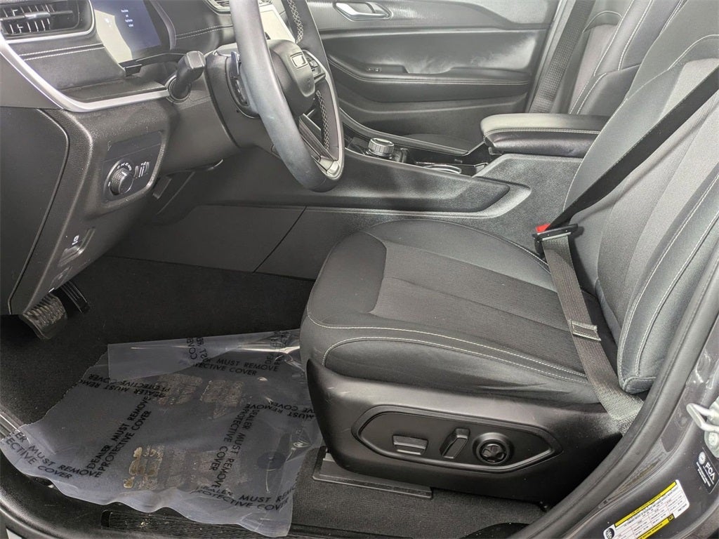 2023 Jeep Grand Cherokee L Laredo 4x4