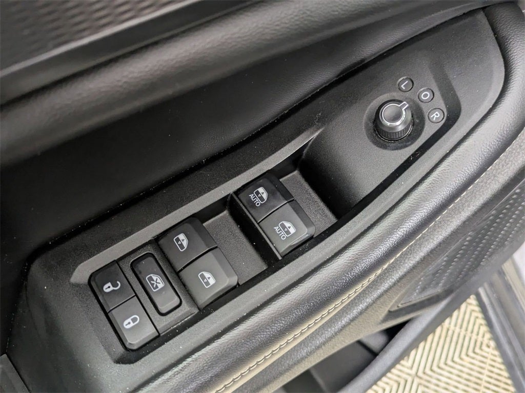 2023 Jeep Grand Cherokee L Laredo 4x4