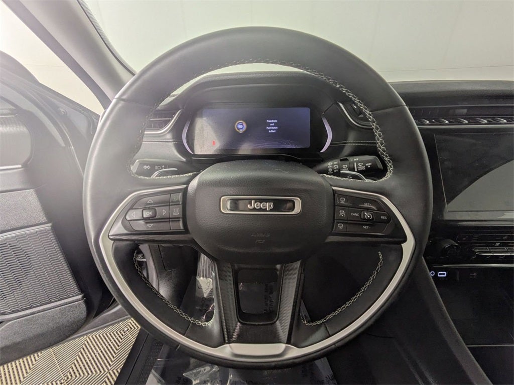 2023 Jeep Grand Cherokee L Laredo 4x4