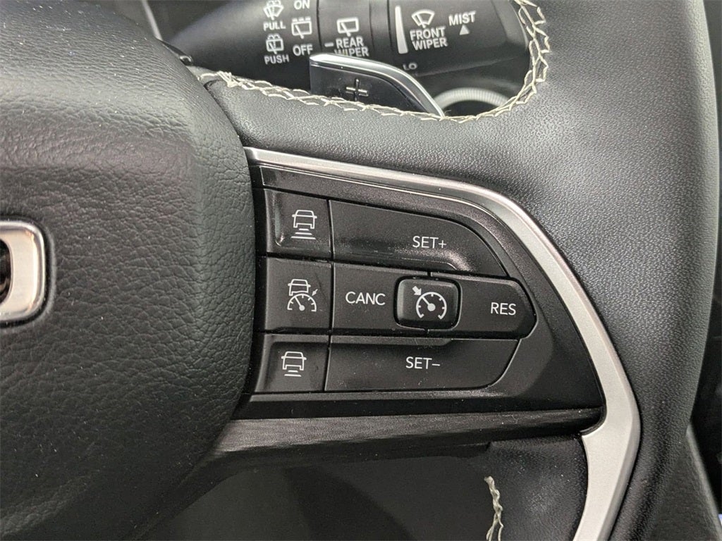 2023 Jeep Grand Cherokee L Laredo 4x4